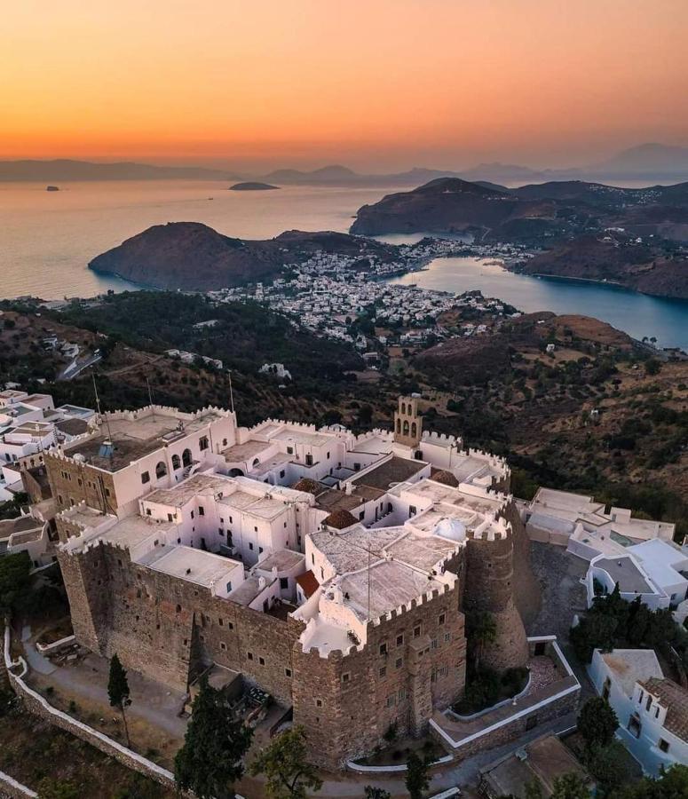 TRADITIONAL STUDIO Chora Patmos Exterior foto